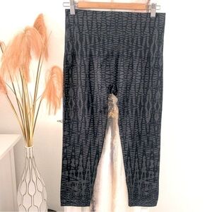 SPANX Look at Me Now Cropped Seamless Leggings- Indigo Geo Size 1X